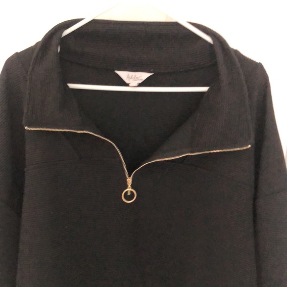 Black horizontal ribbed top with standout gold ring zipper on neckline. - Picture 3 of 6